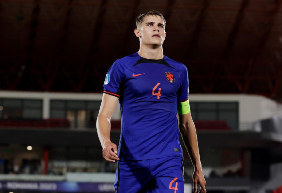 Tottenham transfer news as Micky van de Ven completes medical