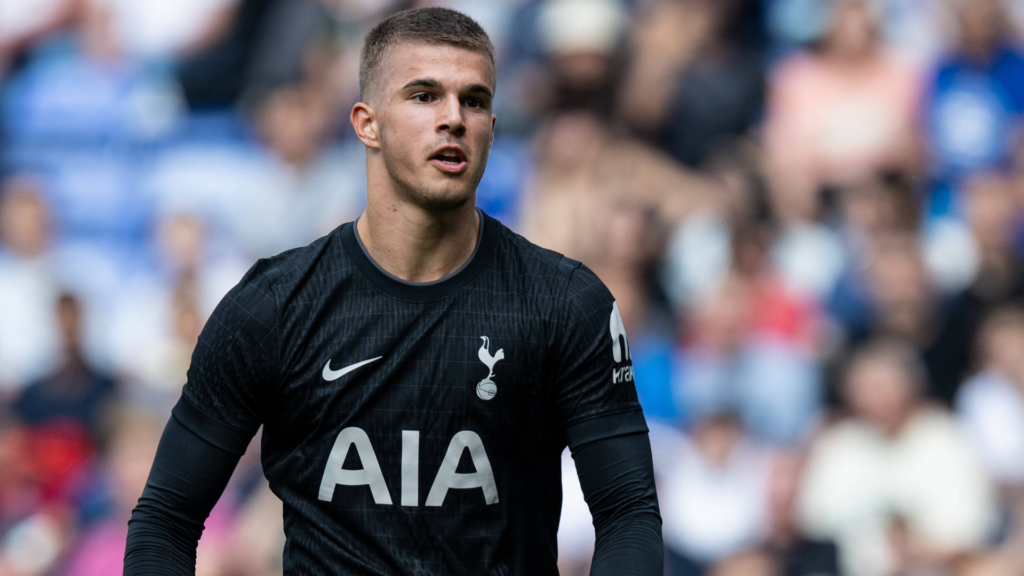Luka Vuskovic in action for Tottenham.