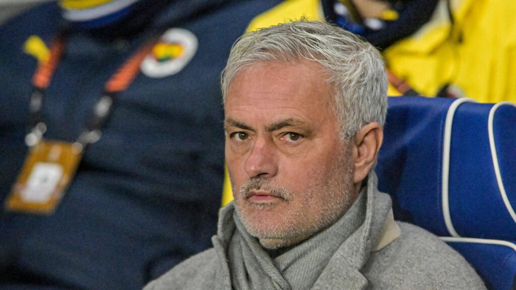 Jose Mourinho managing Fenerbahce