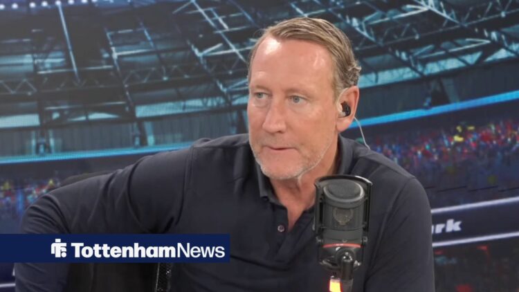 Ray Parlour looking to his right.
