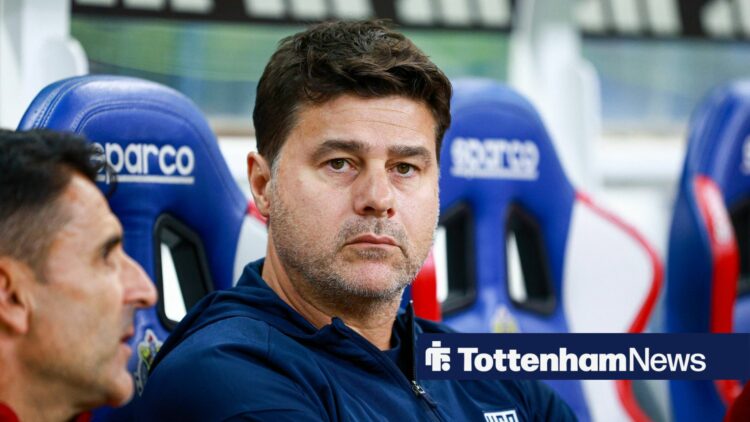 Mauricio Pochettino in the dugout for USA.