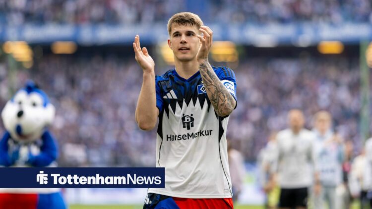Luka Vuskovic applauds the Hamburger SV fans after their 3-2 win vs SC Freiburg on 10/05/26.